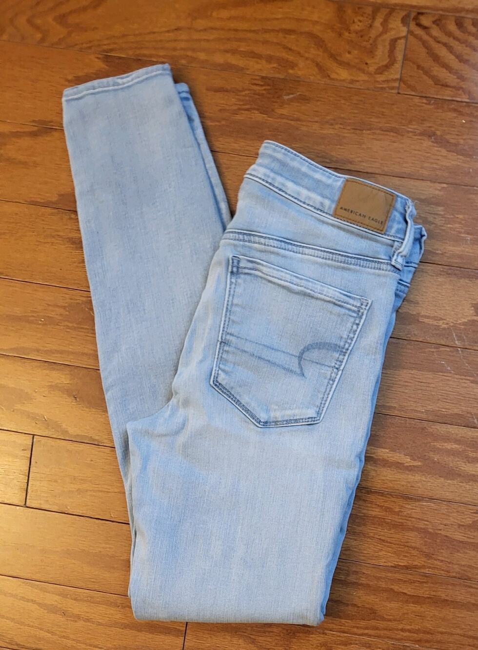 Aeropostale Skinny Jeans Women Size 4 Light Wash Distressed Ripped